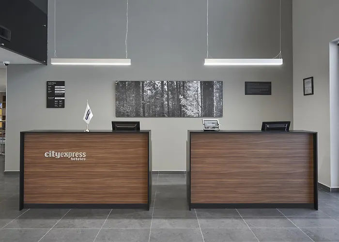 Express By Marriott Ciudad De La Hotel