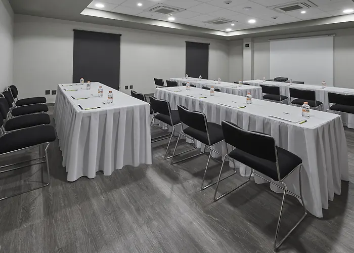 Hotel Express By Marriott Ciudad De La