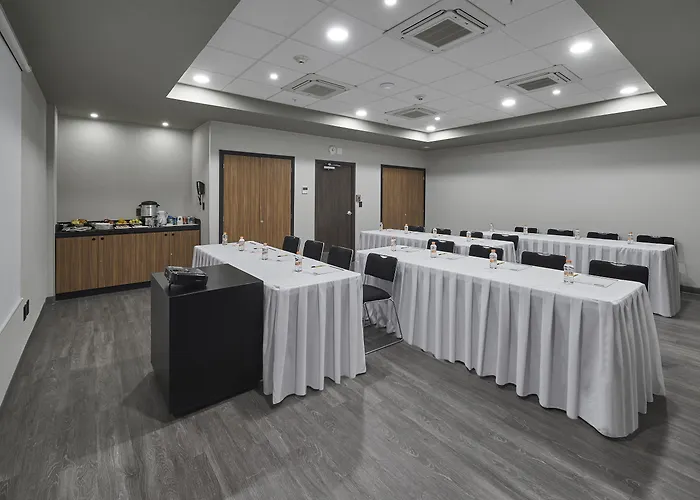Express By Marriott Ciudad De La 3*