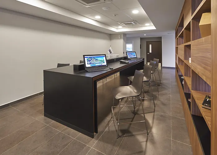 Hotel Express By Marriott Ciudad De La 3*