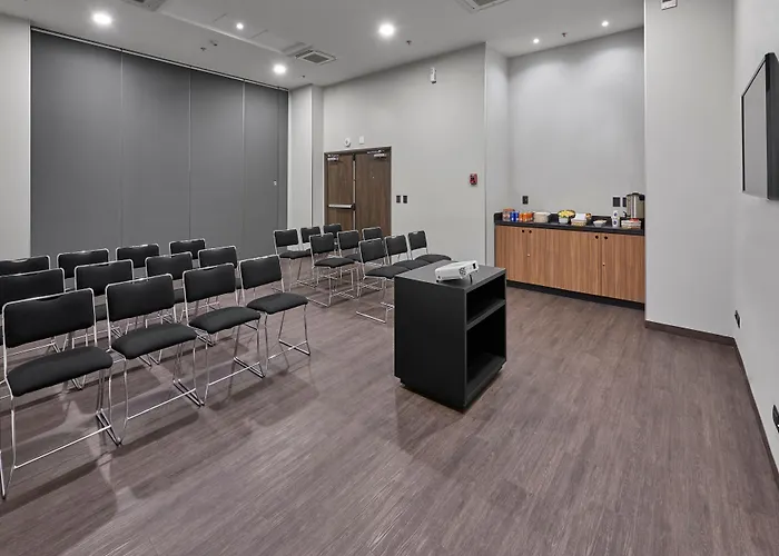 Hotel Express By Marriott Ciudad De La
