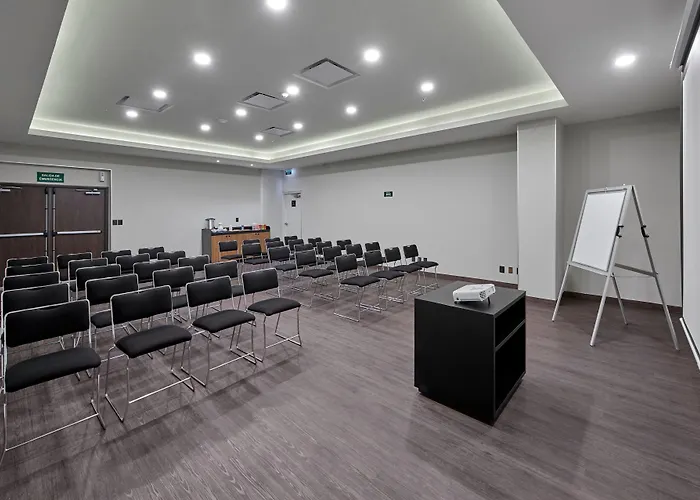 Express By Marriott Ciudad De La Hotel 3*