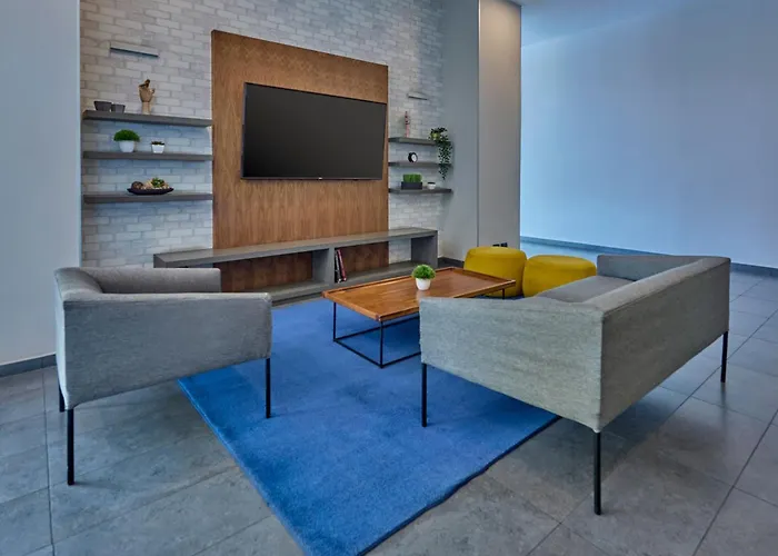 Express By Marriott Ciudad De La Hotel