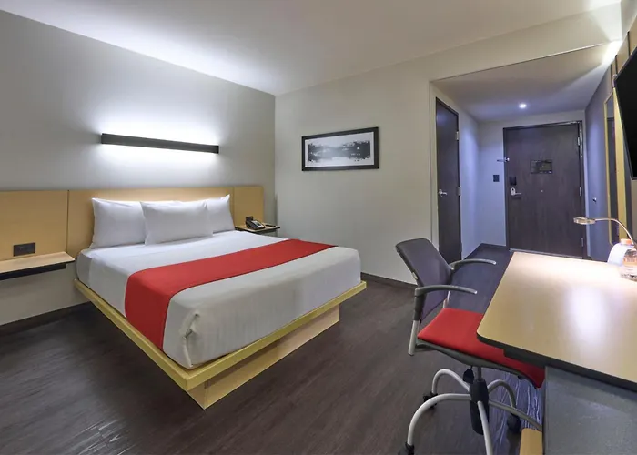Express By Marriott Ciudad De La Hotel 3*