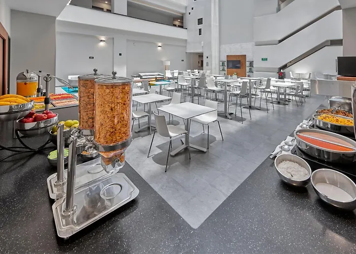 Hotel Express By Marriott Ciudad De La