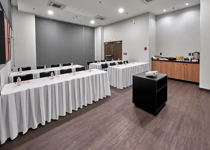 Express By Marriott Ciudad De La 3*