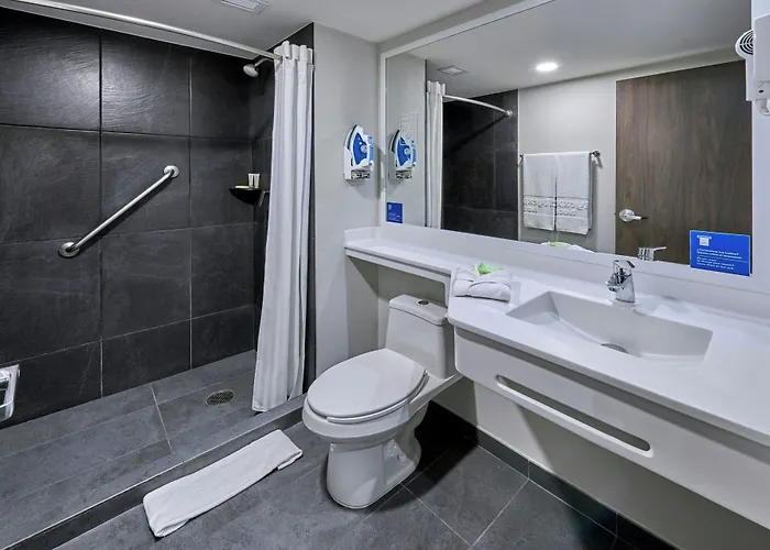 Hotel Express By Marriott Ciudad De La